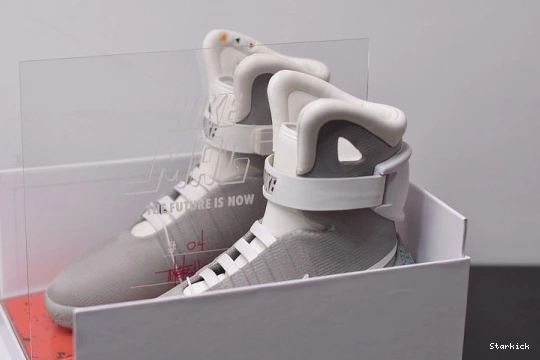 NIKE MAG 0816